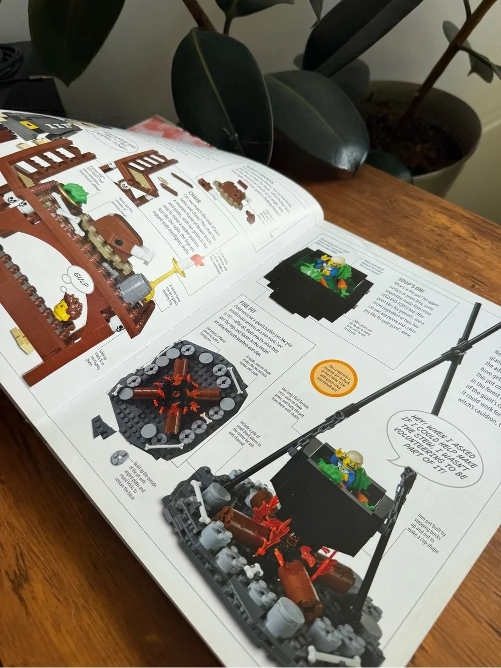 LEGO Play Book - Red Dragon Ideas to Bring Your Bricks to Life